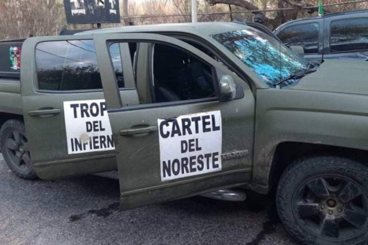 El arresto ocurrió la madrugada del lunes y entre ese día y el martes se registraron una serie de persecuciones, emboscadas y ataques entre convoys de sujetos armados del Cartel del Noreste y tropas militares del Regimiento de Caballería Motorizada de Nuevo Laredo.