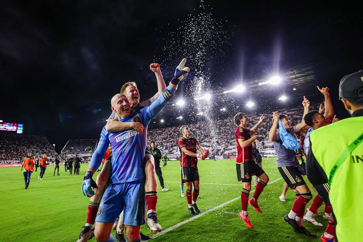 La celebración de los jugadores del Atlanta United en el estadio del Inter Miami tras clasificar a las semifinales de la MLS.