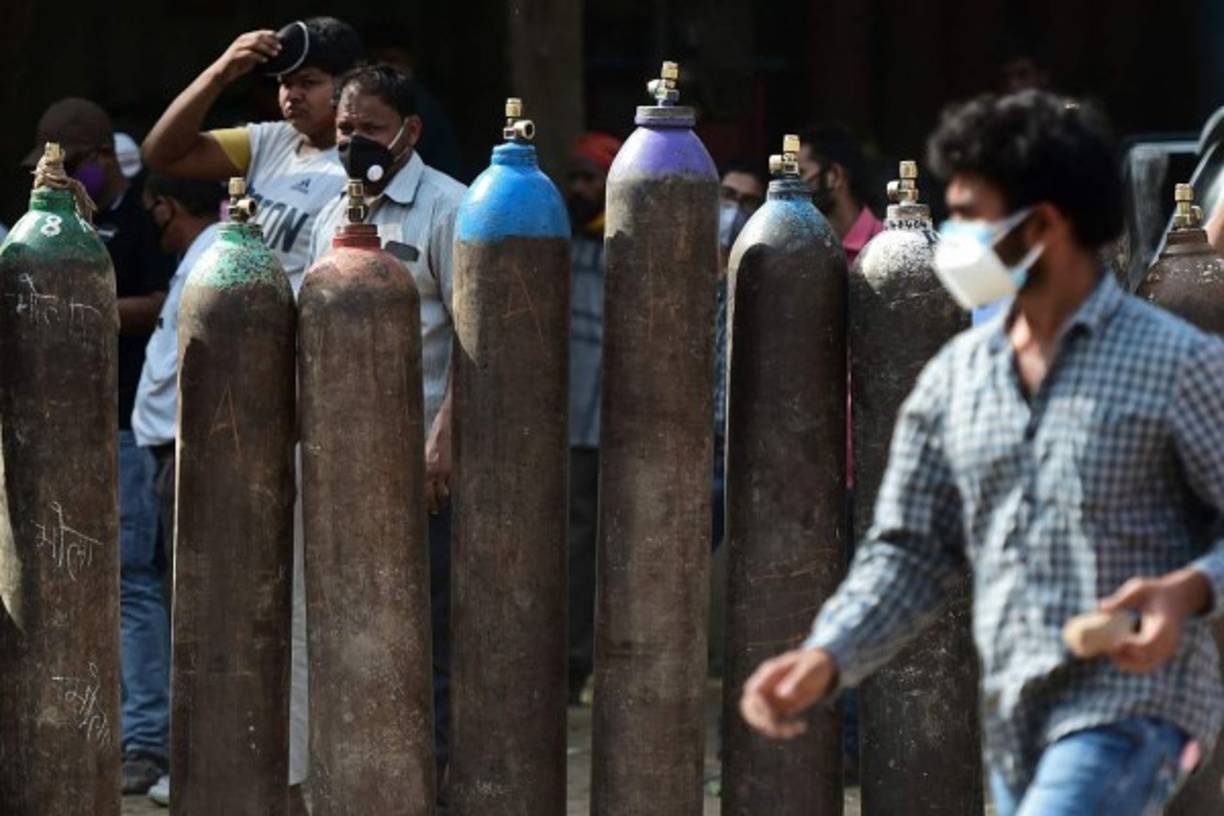 Los casos de covid-19 crecen de forma alarmante en India desde hace nueve semanas y sólo la última alcanzaron los 5,7 millones de infecciones, aunque la OMS está convencida de que los casos reales fueron muchos más.