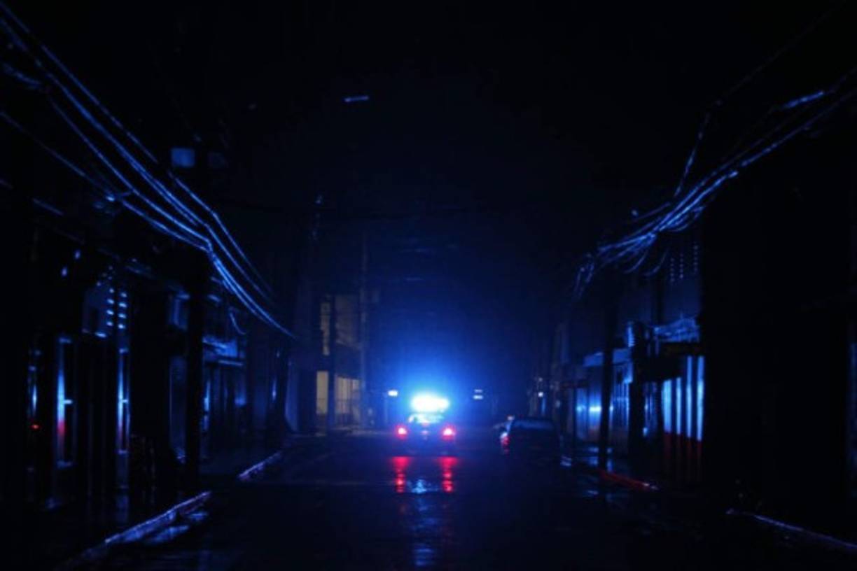 El Centro Medico de San Juan, el Hospital San Pablo y el Hospital de Mayagüez son, junto a la localidad de Mayagüez, las únicas 'islas' que, con problemas, mantienen servicio eléctrico, con el resto del país sobreviviendo con plantas de diesel.