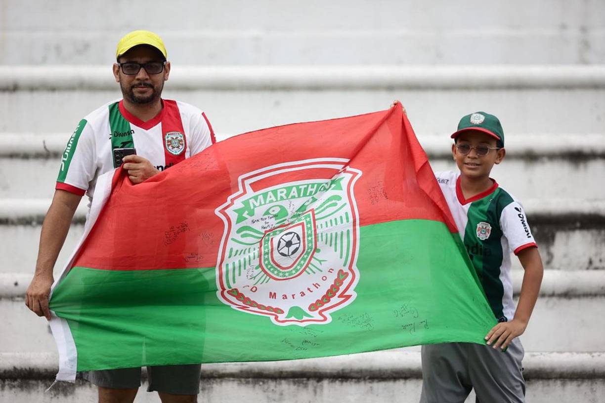 Los aficionados aprovecharon la oportunidad para ver a el amistoso entre Marathón vs Victoria en el estadio Olímpico.
