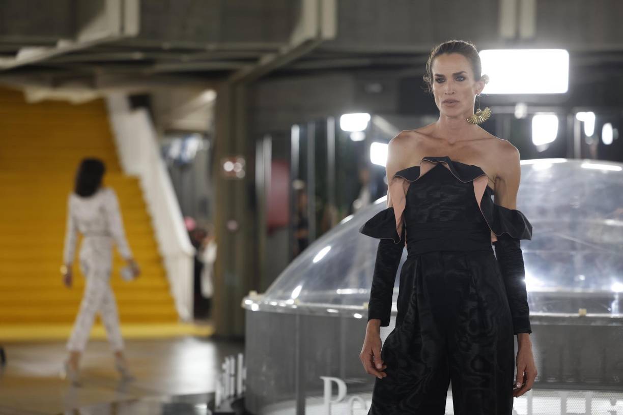 Dolores Cortés, Paloma Suárez, Fely Campo, Custo Barcelona, Yolancris, Lola Casademunt by Maite y Michael Costello serán los diseñadores que desfilarán en la tercera y última jornada de la gran pasarela de Madrid, ya que el domingo estará dedicado a los talentos emergentes en la tradicional pasarela Allianz EGO en MBFWMadrid.