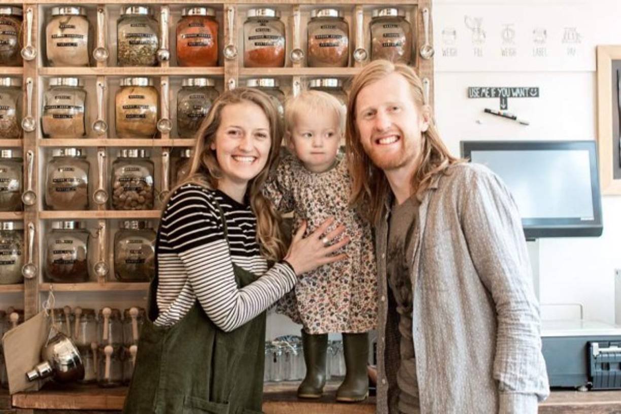 Richard se encuentra ilusionado por su negocio: 'Todo es reutilizable, es un modelo de negocio circular. Tenemos 22 empleados, queremos ser la mayor distribuidora de leche del Reino Unido en los próximos cinco años', indicó.