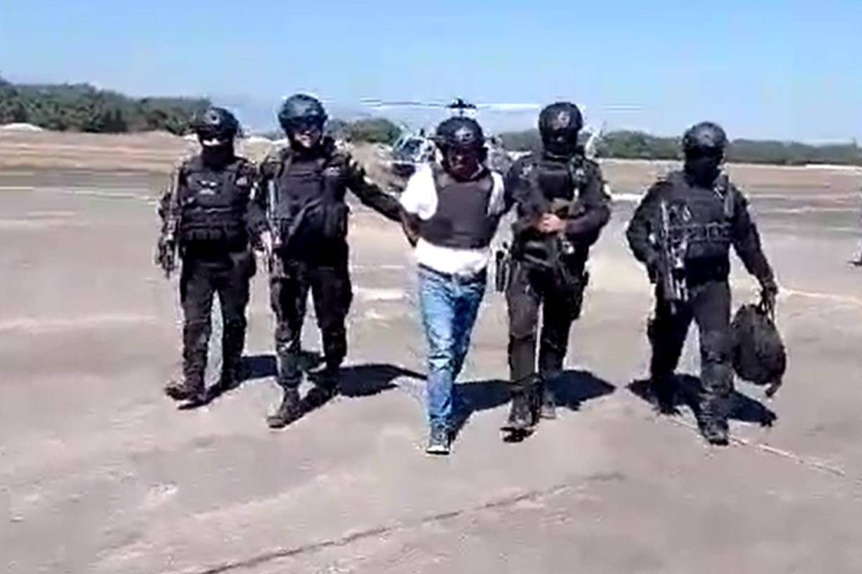 De acuerdo con información de las entidades antinarcóticas la estructura a la que pertenece Chacón Alvarado está vinculada con el narcotraficante Mario Ponce Rodríguez, sentenciado a 25 años de prisión en 2012 por una corte del Distrito Sur de Florida, Estados Unidos, tras ser hallado culpable de conspiración para distribuir al menos nueve mil kilogramos de cocaína hacia aquella nación.