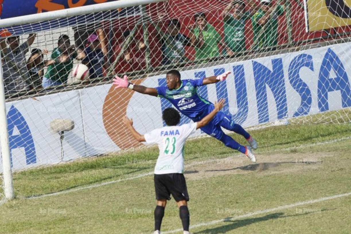 Al minuto 15 el Juticalpa se encargó de abrir el marcador . El uruguayo Techera puso el 0-1 con un certero cabezazo que no pudo detener el portero Bodden.