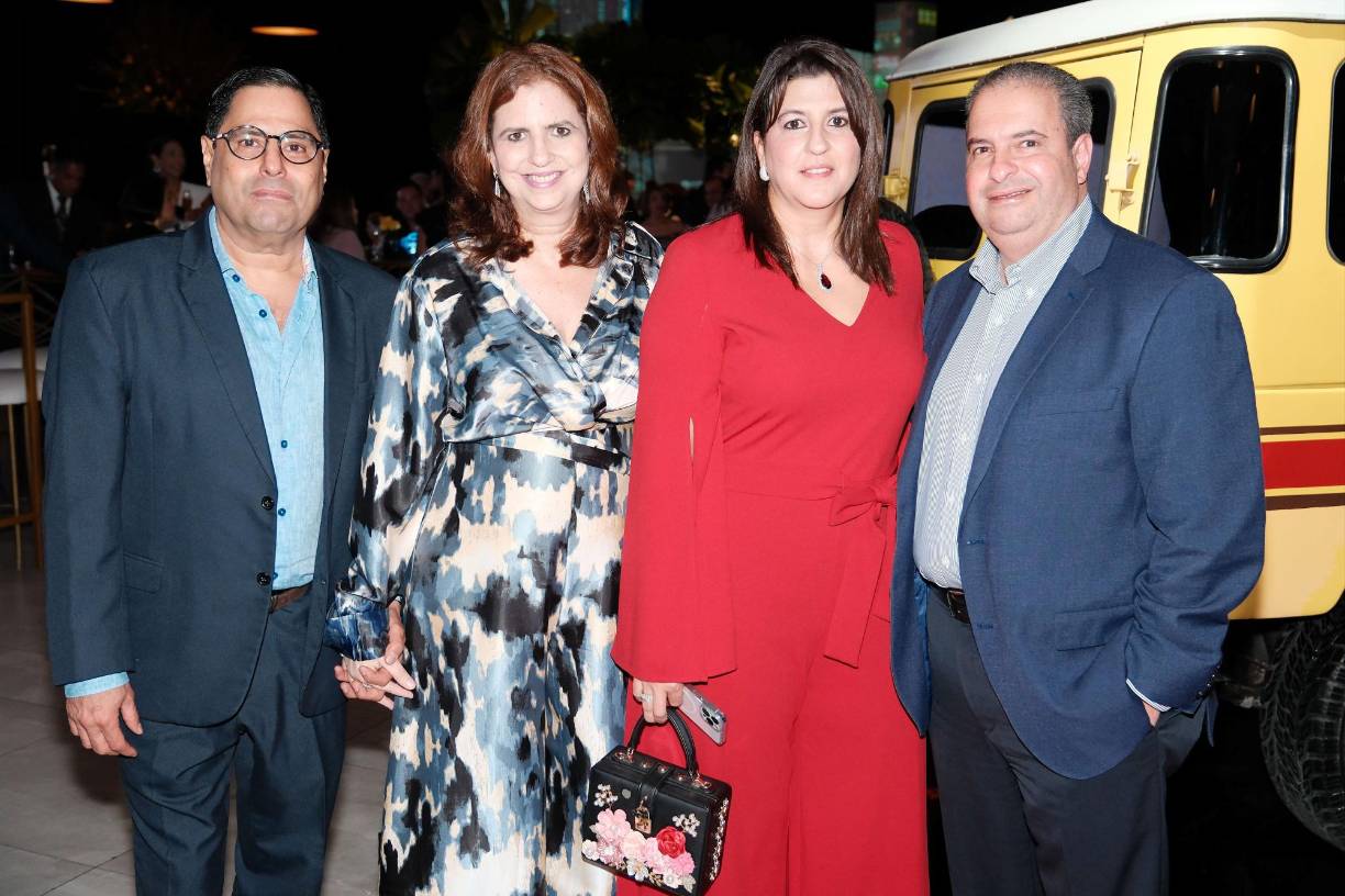 Ricardo Ajuria, Marcela Saybe, Ceci y Erick Stefan