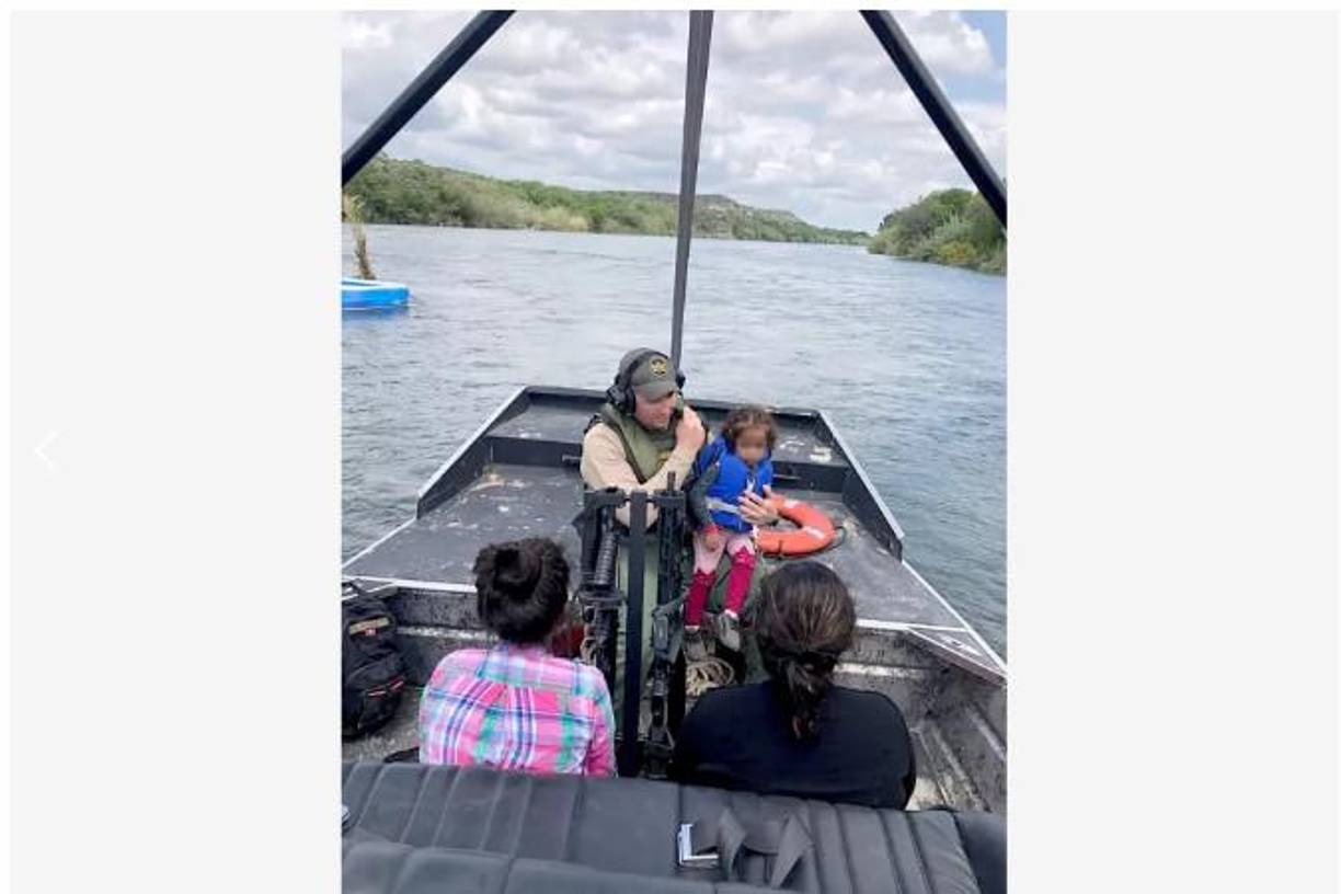 Las autoridades no especificaron la nacionalidad de las cuatro personas que fueron rescatadas.