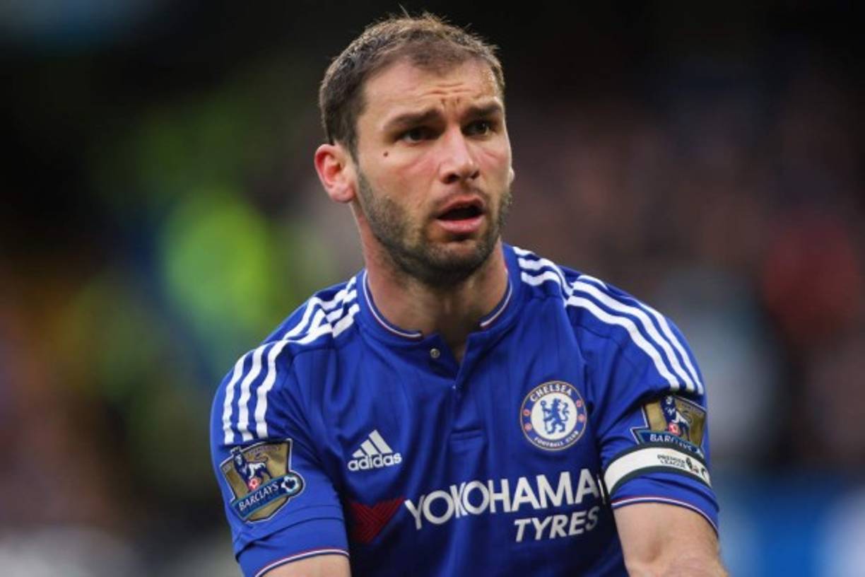 Branislav Ivanovic podría no terminar el mercado invernal en el Chelsea, ya que no cuenta para Antonio Conte, y según apunta el Mirror, 3 equipos están interesados en la contratación del serbio, Crystal Palace, Leicester y West Bromwich Albion. El Zenit también busca su fichaje.