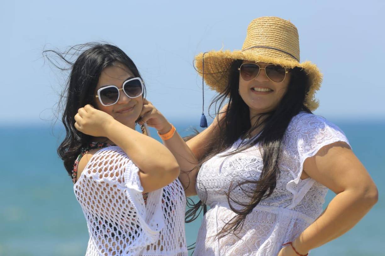 FOTOS: Bellas chicas en traje de baño deslumbran en las playas de Honduras
