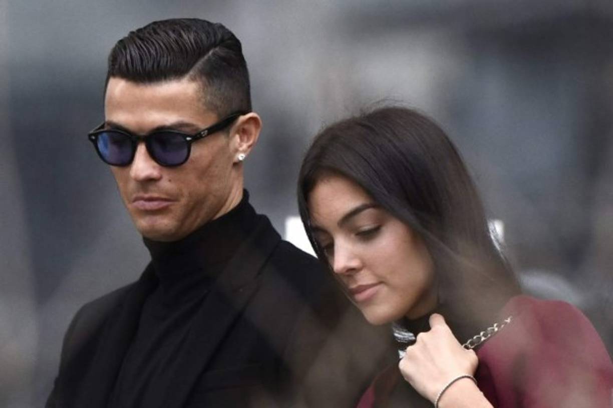 La Audiencia Provincial de Madrid sentenció a Cristiano Ronaldo a 24 meses de prisión, pero sustituyó esa pena por una multa de 365.000 euros. Adicionalmente fue condenado a pagar una multa de 3,2 millones de euros.