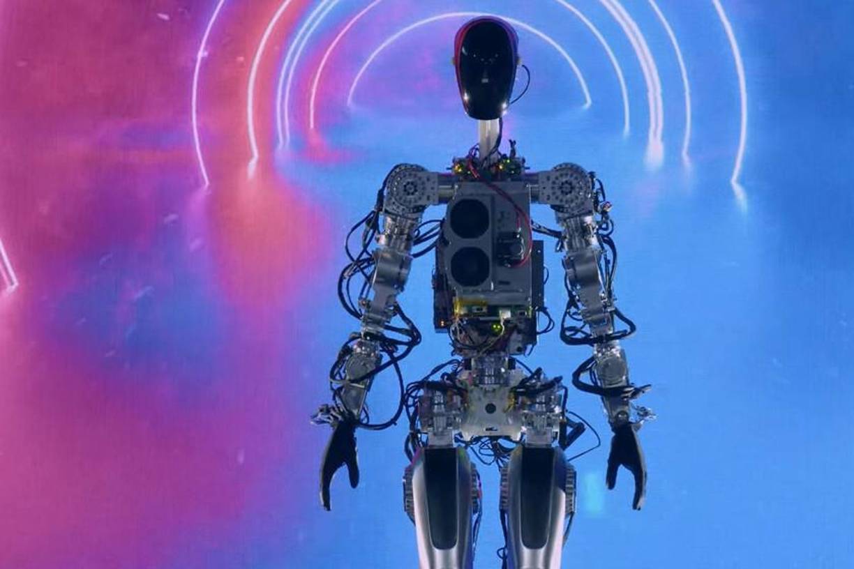 IIHS añadió que el 48 % de las personas encuestadas dijo que el Autopilot permite conducir sin tener las manos en el volante.