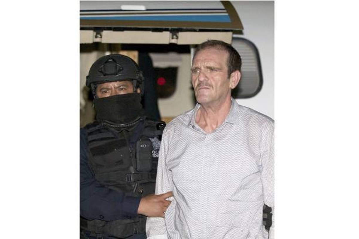 Los cuerpos de estos últimos fueron hallados desmembrados en una cuneta. Además, a la lista de asesinatos por venganza se sumó el del abogado del Cártel de Tijuana y cuatro familiares de los Arellano Félix.