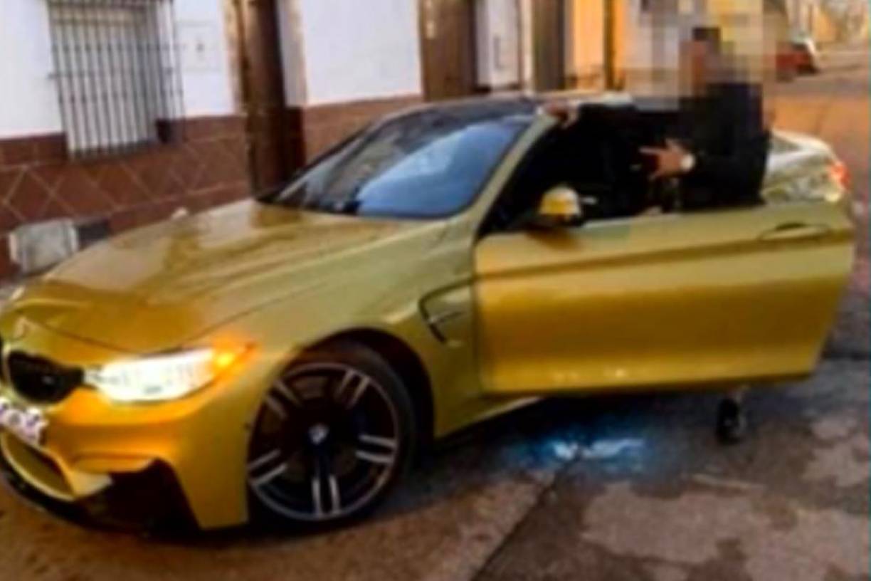 «Quien no asume grandes riesgos jamás obtendrá grandes recompensas», había escrito en sus publicaciones en redes sociales, donde también mostraba vídeos realizando trompos con sus coches de alta gama.