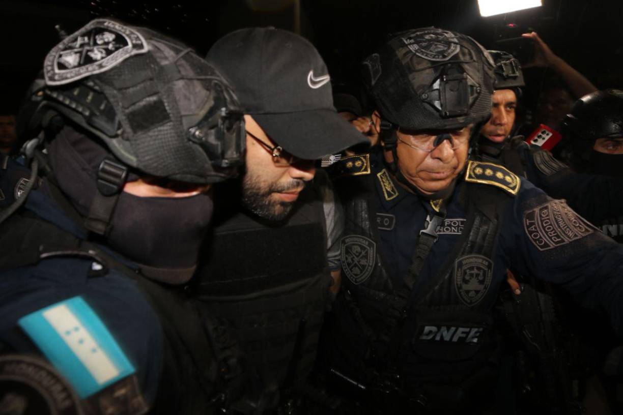 El fiscal general del Estado de Honduras, Johel Zelaya, reiteró este martes a los periodistas, sobre el triple crimen, que “habrá justicia” y que espera que “el poder judicial haga un proceso justo”. EFE