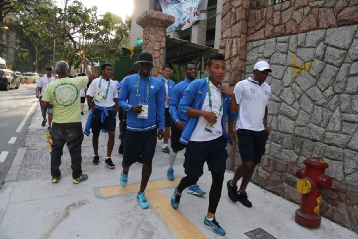 El buen ambiente tras la victoria ante Corea del Sur se refleja en los jugadores de la Sub 23.