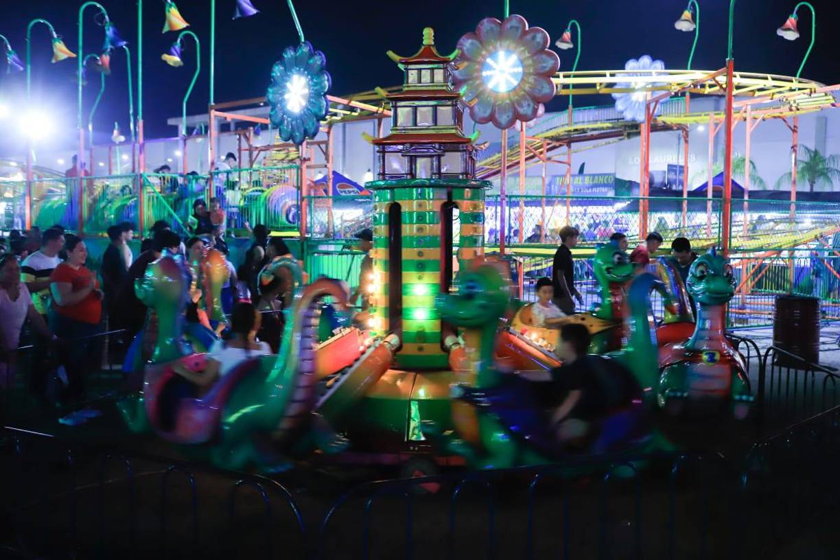 Los juegos para los niños tambié han lucido abarrotados.