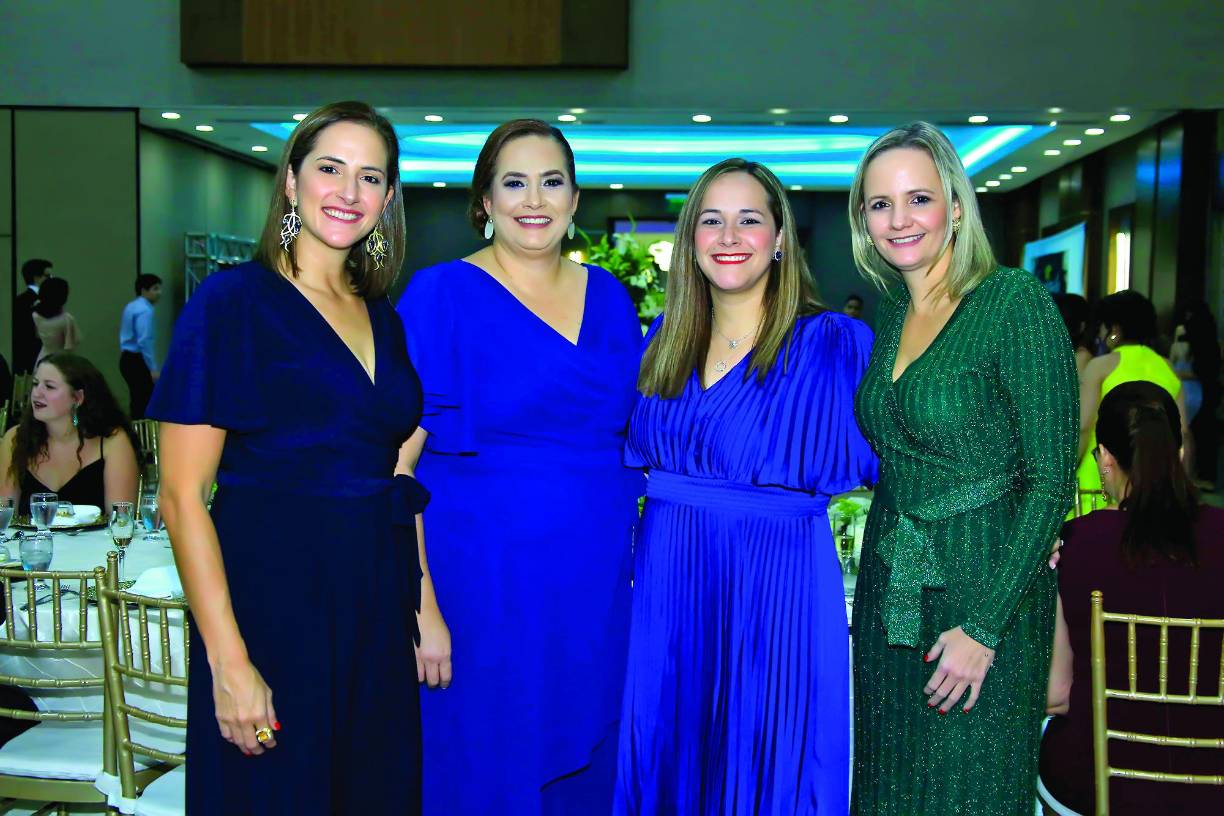 Carmen de Oviedo, Hemi Cálix, Jacqueline y Claudia Cálix