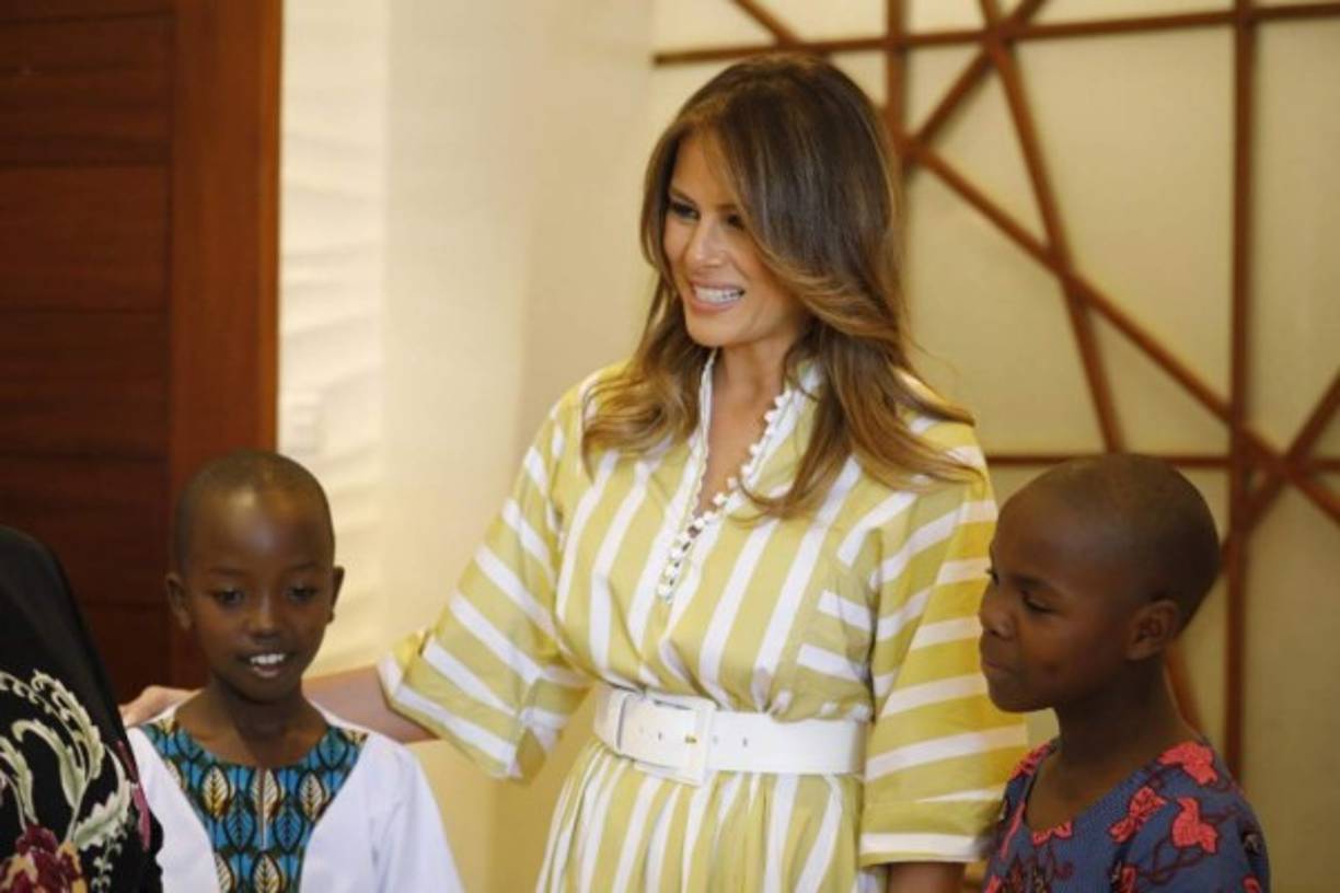 'La gran primera dama de nuestro país, Melania, está teniendo un gran éxito en África. La gente la ama, y ella los ama. Es una cosa hermosa de ver', expresó ayer en Twitter su marido, el presidente Donald Trump, instantes después de que Melania diera por concluida su visita exprés en Malaui.