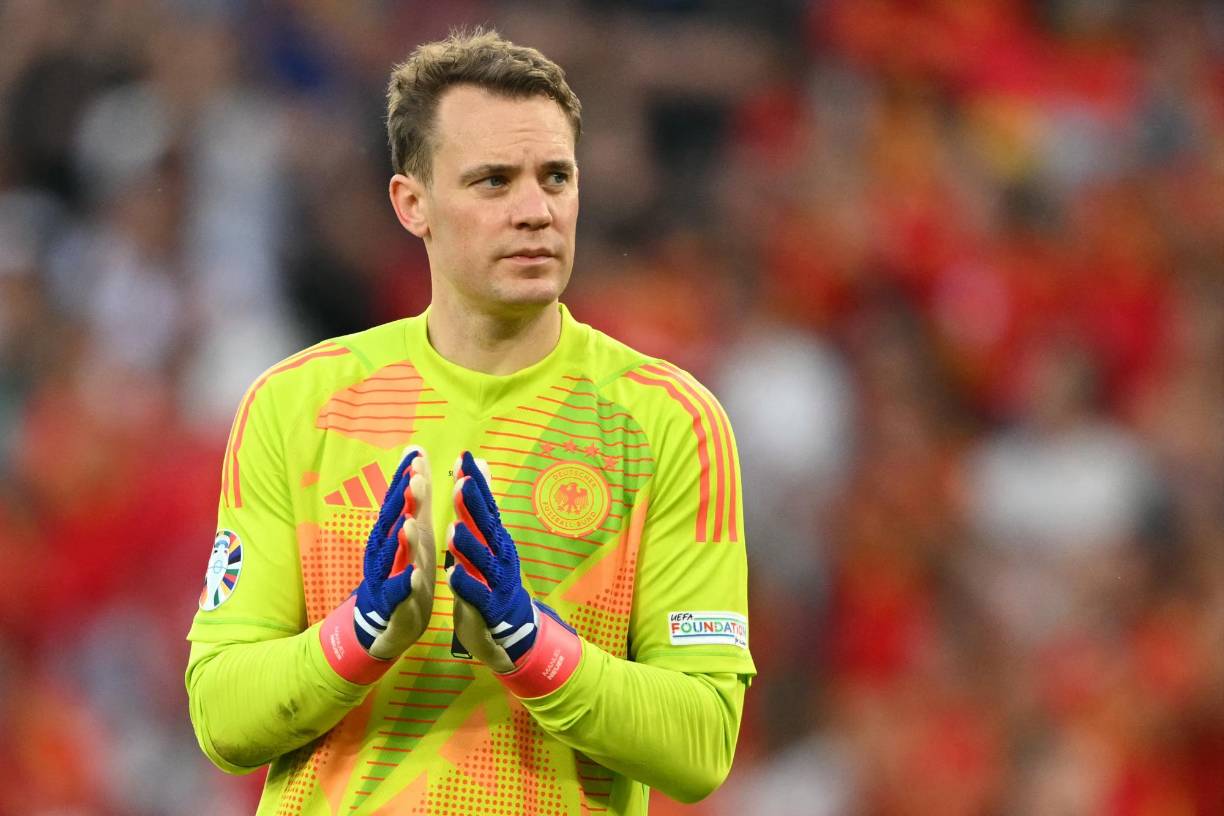 Manuel Neuer habló de su futuro antes de la eliminación de Alemania en la Euro: “Siempre he tenido consultas y ofertas, pero sabía que el Bayern era el mejor lugar para mí por el ambiente y la plantilla, aunque nunca se debe decir nunca. No me mudaría a Arabia Saudita ni a Qatar. En todo caso, la MLS sería una opción”.