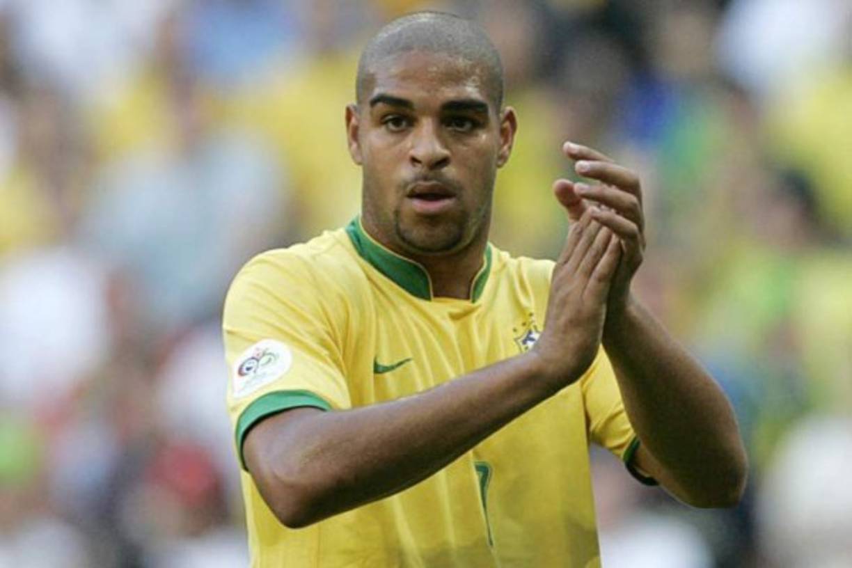 El Emperador, sincero, también confesó: 'Sólo me sentía feliz bebiendo, todas las noches. Bebía todo lo que me ponían delante: vino, whisky, vodka, cerveza. Mucha cerveza. No paraba de beber y tuve que dejar el Inter'.