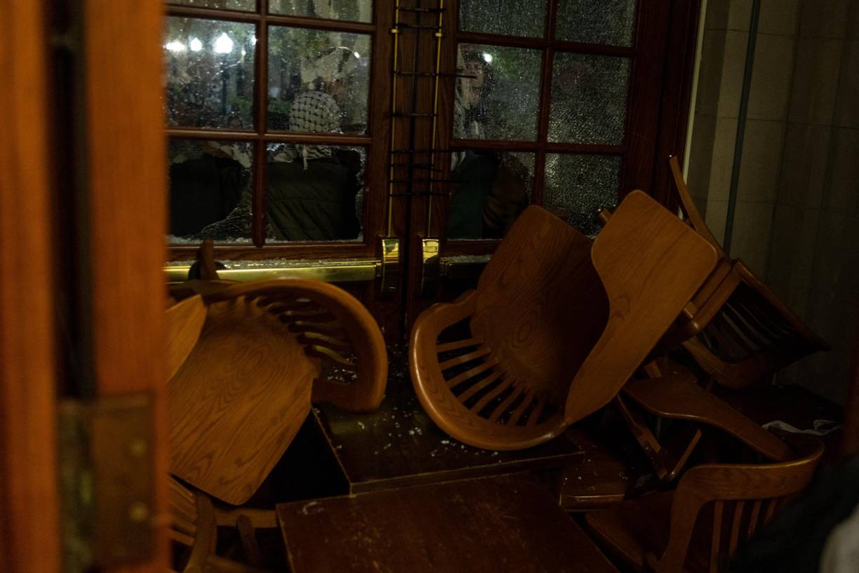 Las protestas de Columbia se suman a las que cientos de estudiantes en decenas de otras universidades en Estados Unidos mantienen desde hace días para protestar por la guerra en Gaza.