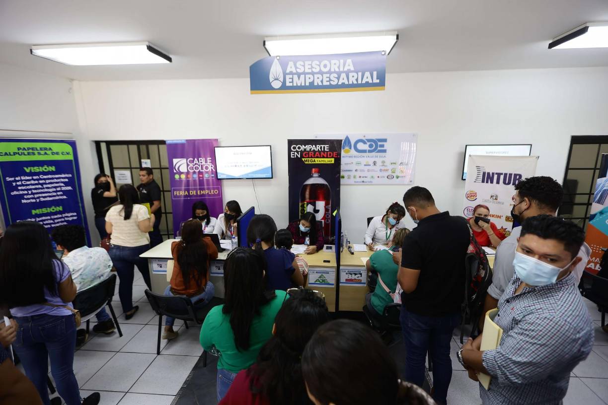 Son más de 150 plazas las que buscan ocupar las empresas.