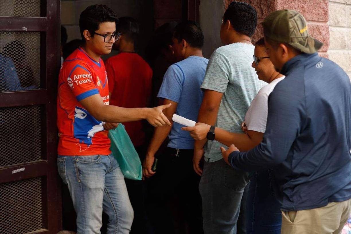 Ambiente y lindas chicas: así se vivió la jornada 17 del Clausura
