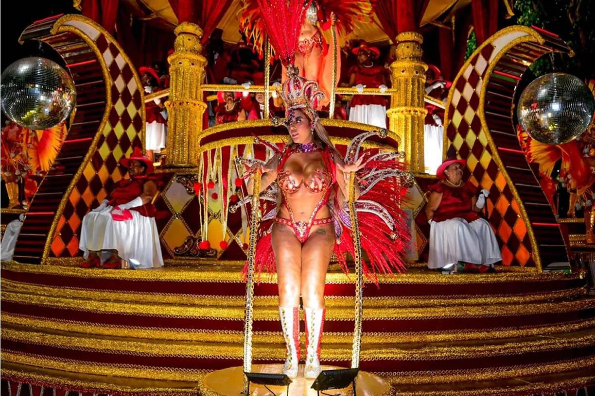 “Es un honor poder representar a esta increíble comunidad que sirve de ejemplo para el mundo. No es fácil ya que siempre requiere mucho esfuerzo, pero siempre vale la pena”, escribió la joven de 27 años en sus redes sociales. 