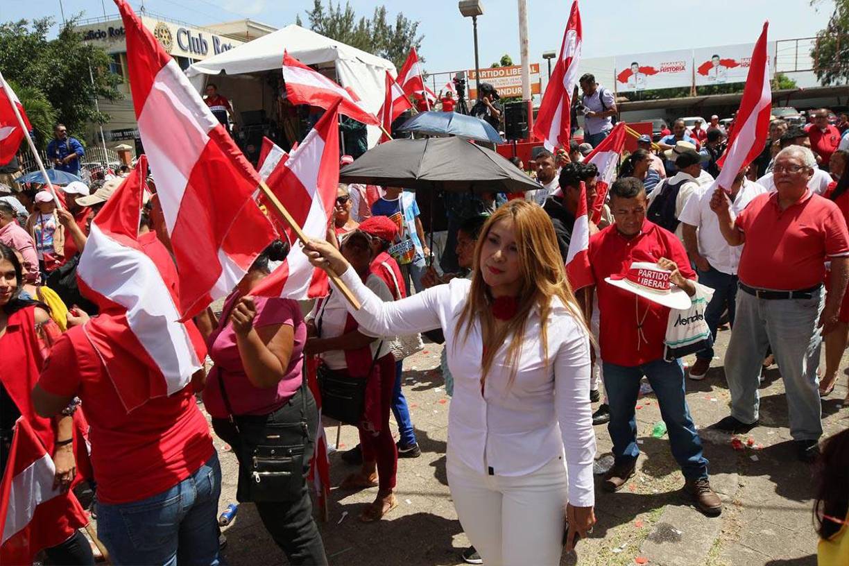 En la juramentación asistieron las bases del partido rojiblanco.