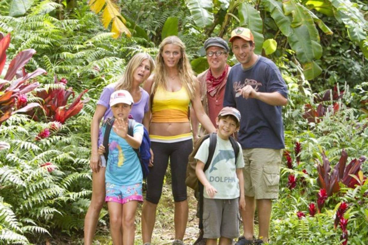 La comedia narraba la historia de un cirujano plástico (Sandler) quien inventaba una familia falsa para poder estar con una chica más joven que él. Esa familia estaba compuesta por su asistente (Aniston) y los dos hijos de ella.<br/>