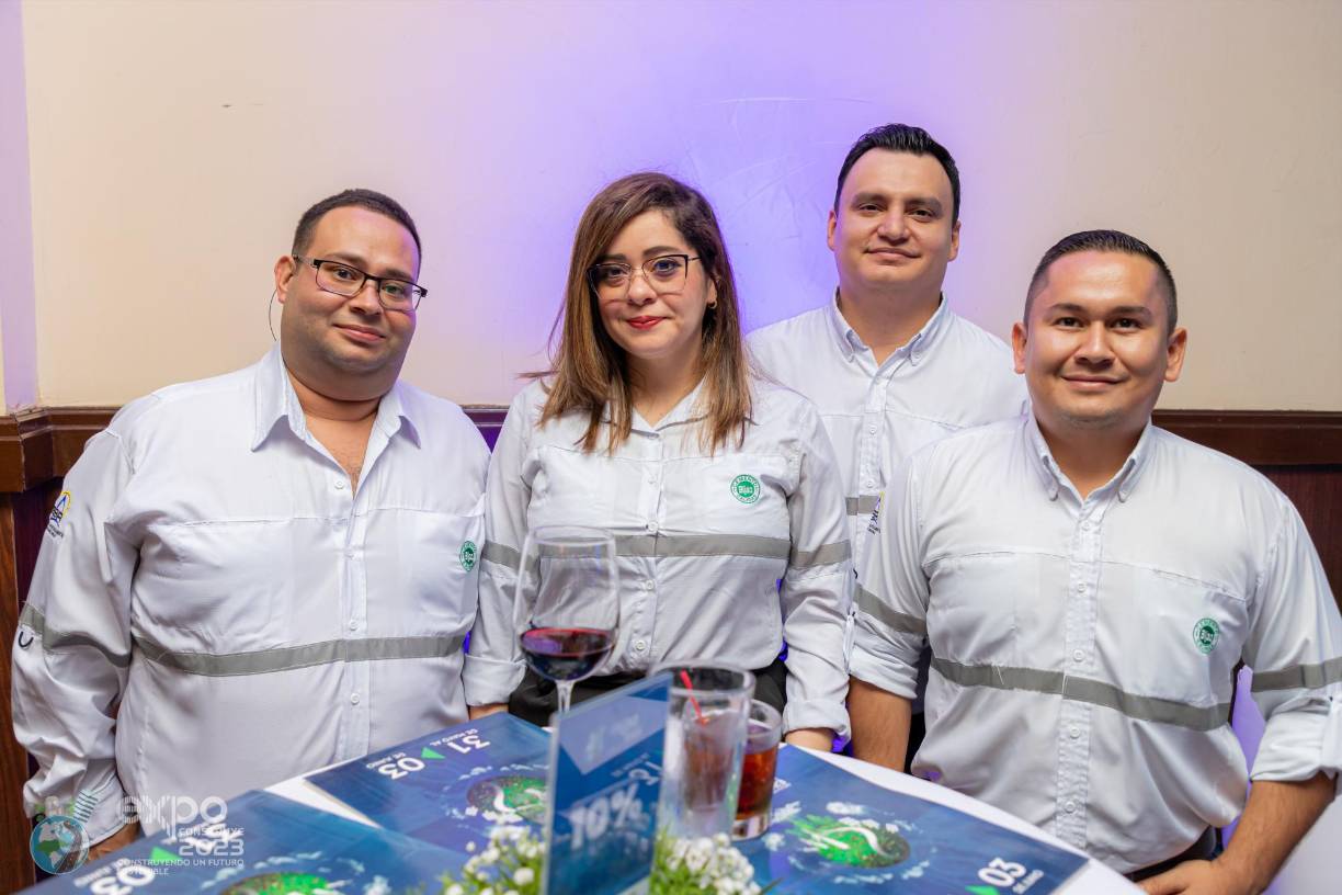 Entre ellas, en la categoría de diamante, Cenosa, Ferretería Faraj, Argos y Grupo Platino. Asimismo, categoría platino, Ferrecomsa, Mexichem e IPSA. En la categoría oro, Eaton y Conhsa Payhsa. 