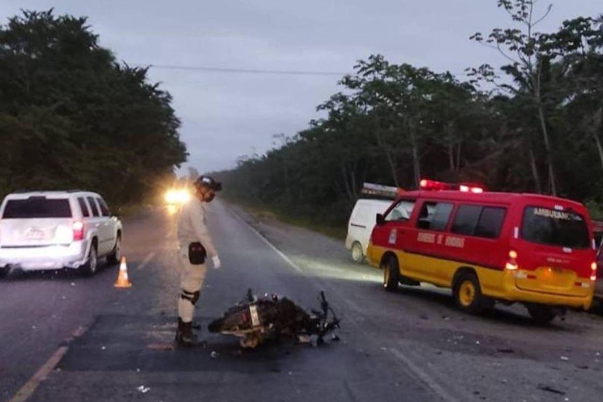 Escena del accidente donde murió la pareja re recién casados.