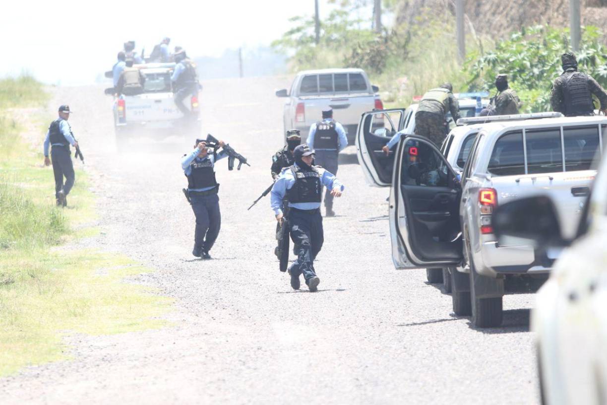 Muchos vecinos se alarmaron al ver la cantidad de policías por todas las calles.