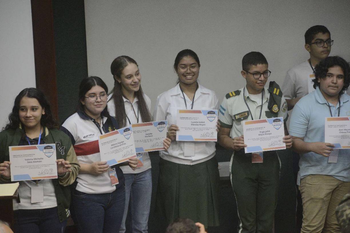 En la competencia, promovida por EduTech desde hace más de 10 años, participaron 20 centros educativos públicos y privados, de diferentes partes del país.