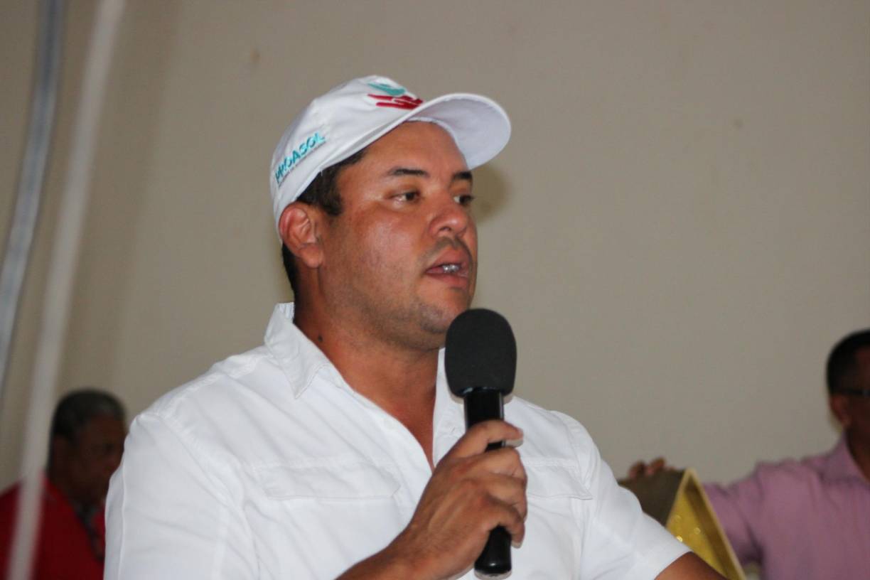 Una funcionaria de la Secretaría de Desarrollo Social (Sedesol) denunció que el diputado de Libertad y Refundación (Libre), Felipe Ponce, politizó las ayudas que el Gobierno envió a Yoro debido a la emergencia por la tormenta tropical Sara.