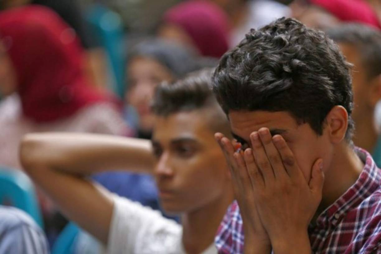 Aficionado egipcio no quieron ver en el encuentro que en su selección cayó 0-1 Uruguay.