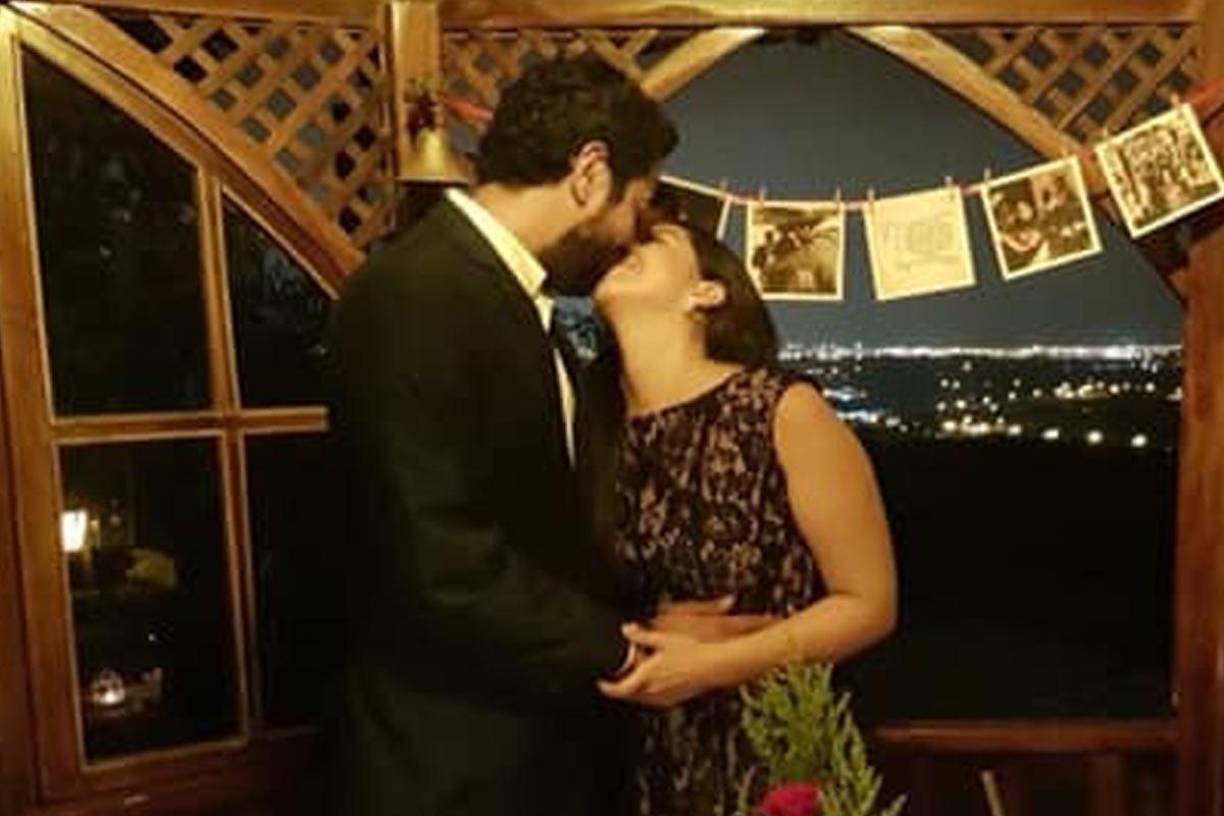 Pareja es asesinada por error mientras cenaba en un restaurante