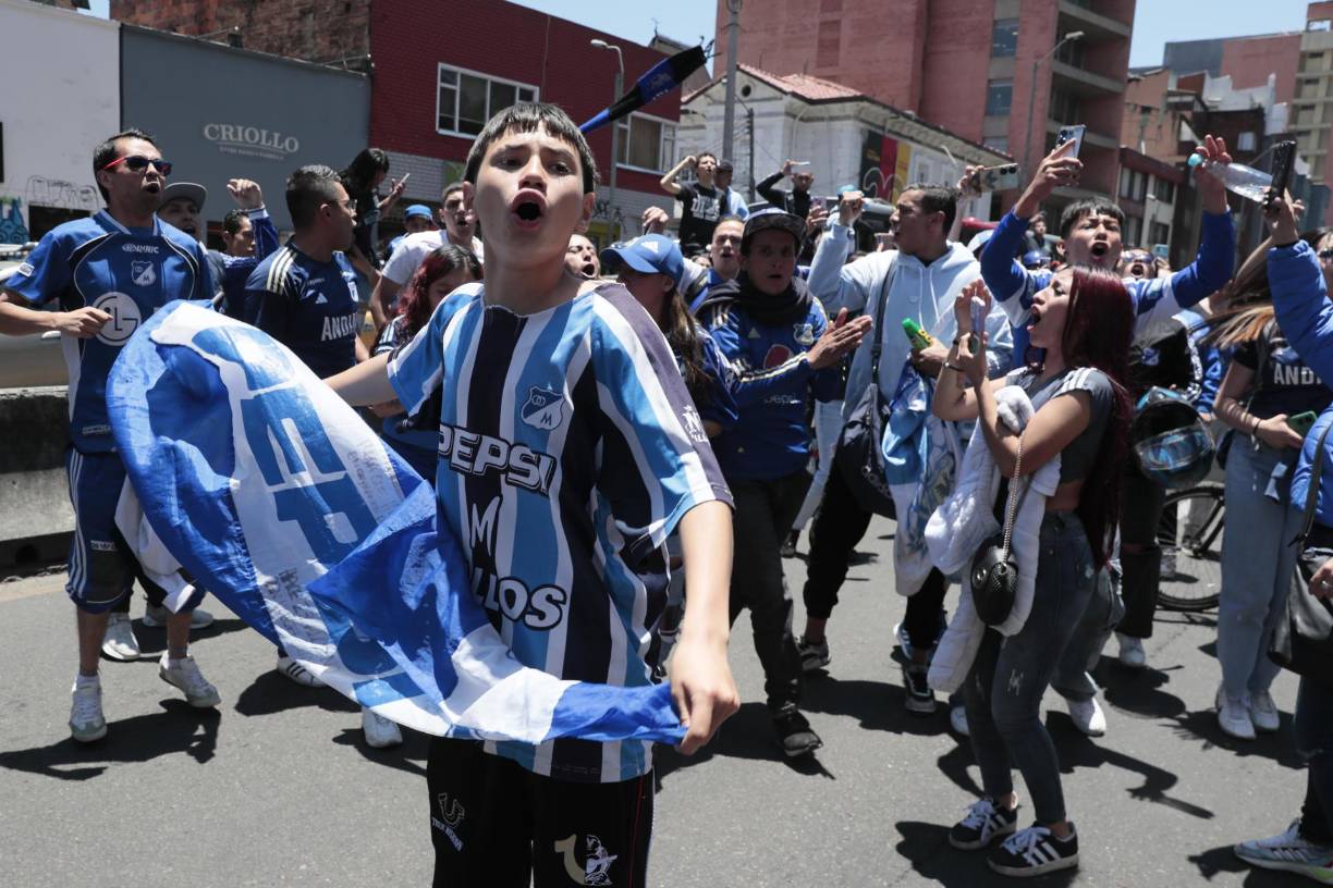 Acosta estaba “esperando un milagro”, los médicos le dijeron en los últimos días que no habría tratamiento posible. “Amigos, pero paila (mal) les cuento que no habrá milagro, que no hay otra oportunidad”, explicaba el joven en un video con un nudo en la garganta.