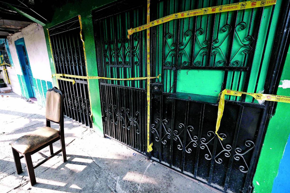 Estas moradas utilizadas como centros de venta de droga están aseguradas y tienen procesos de privación de bienes.