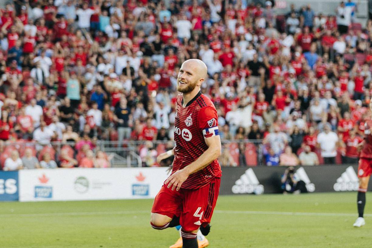 Michael Bradley - El mediocampista estadounidense se despachó con un doblete en la goleada del Toronto FC (4-0) sobre el Charlotte FC.