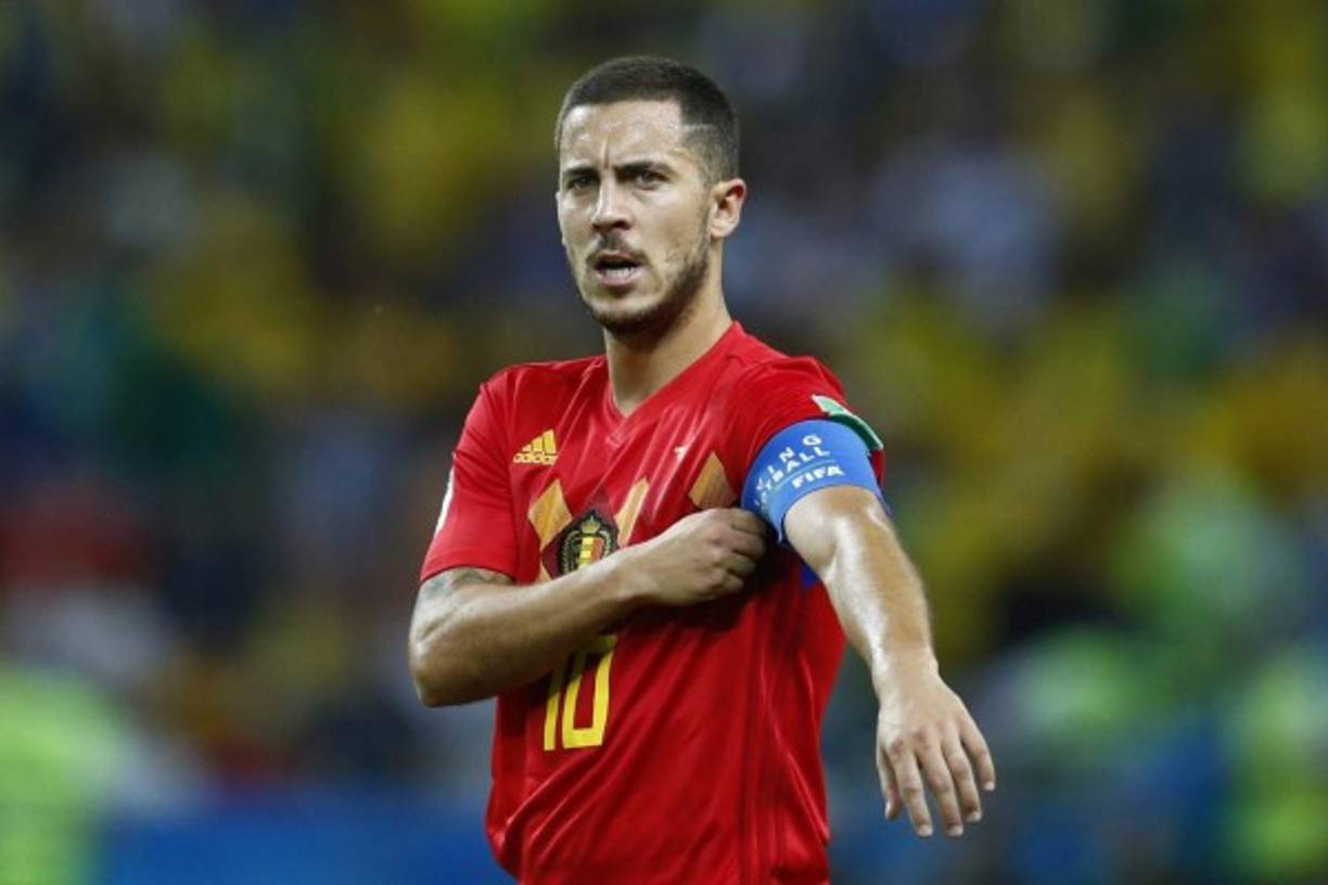 Belgium's forward Eden Hazard adjusts his captain's band during the Russia 2018 World Cup quarter-final football match between Brazil and Belgium at the Kazan Arena in Kazan on July 6, 2018. / AFP PHOTO / BENJAMIN CREMEL / RESTRICTED TO EDITORIAL USE - NO MOBILE PUSH ALERTS/DOWNLOADS<br/>
