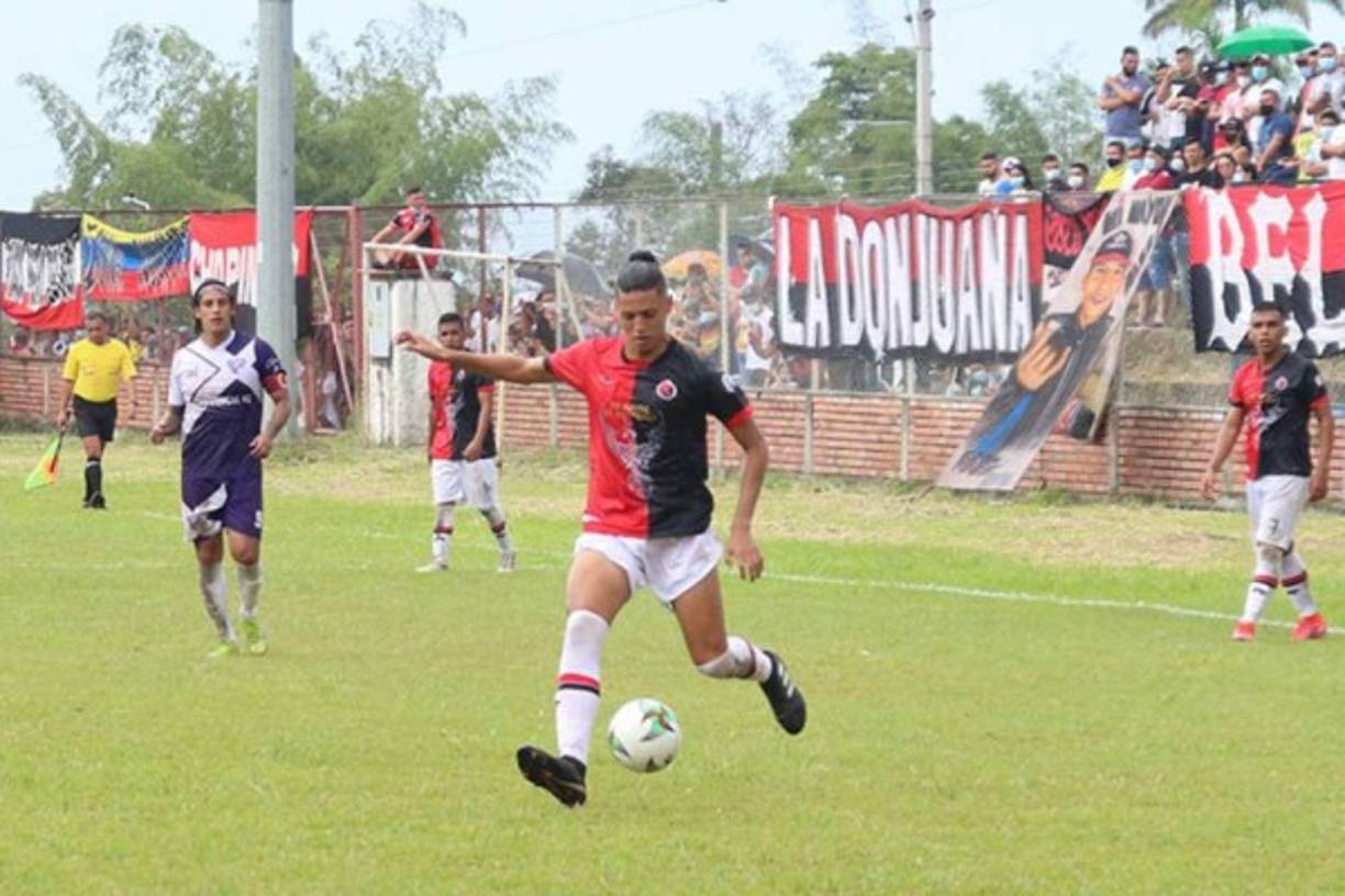 Leonardo Juárez: Defensor hondureño que para sorpresa de todos ha fichado por el club Cúcuta de Colombia. En el balompié catracho militó en la UPN y Gimnástico.
