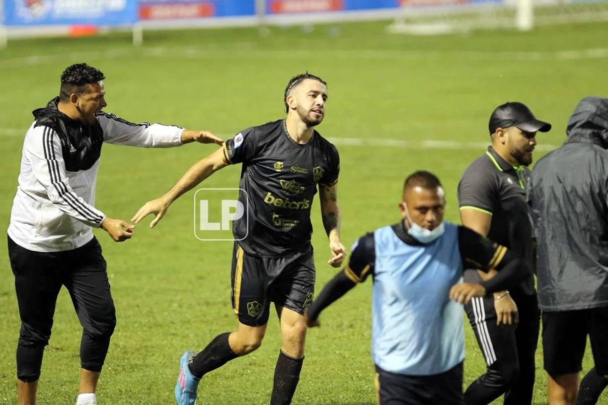 Agustín Auzmendi se estrenó como goleador con los Potros del Olancho FC.