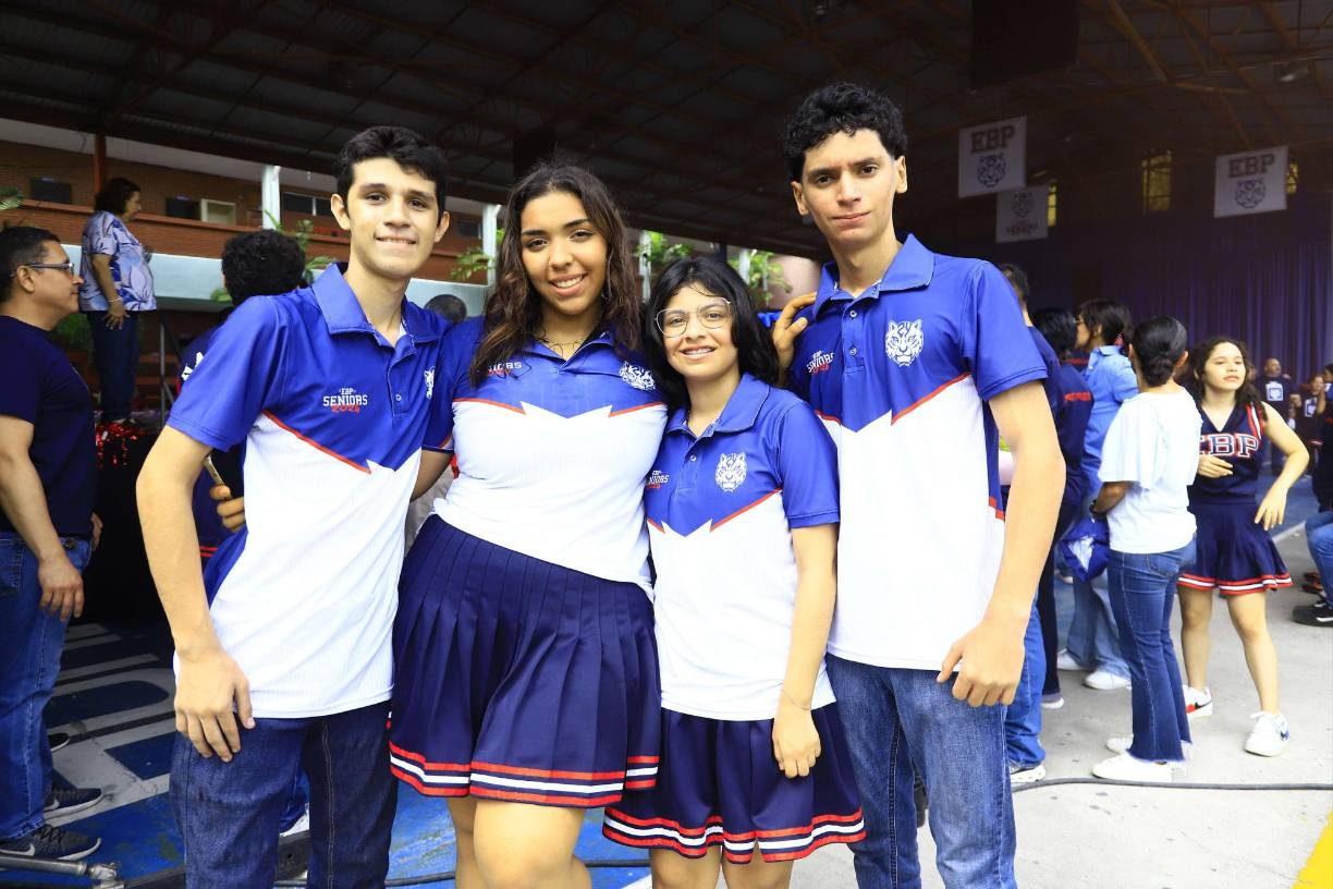 Juan Pablo Flores, Michelle Flores, Marlen Vásquez y Diego Díaz