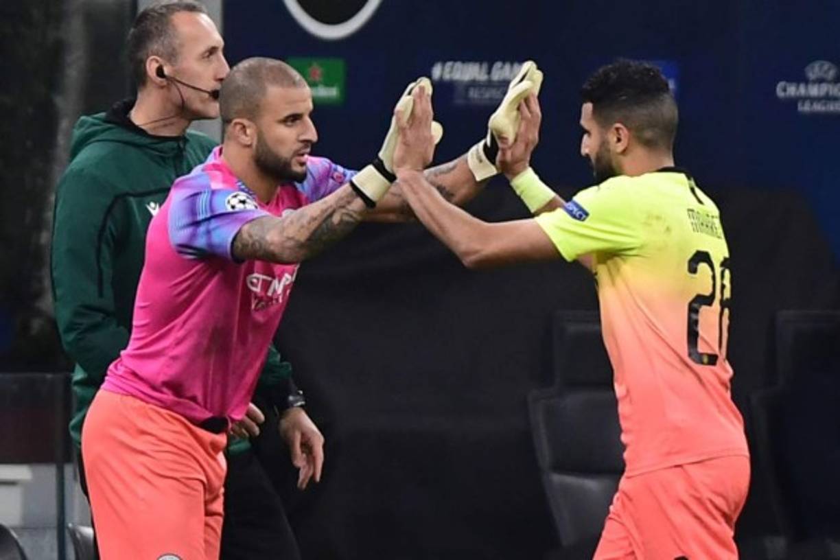 MANCHESTER, ENGLAND - NOVEMBER 02: Kyle Walker of Manchester City in action during the Premier League match between Manchester City and Southampton FC at Etihad Stadium on November 02, 2019 in Manchester, United Kingdom. (Photo by Michael Regan/Getty Images)