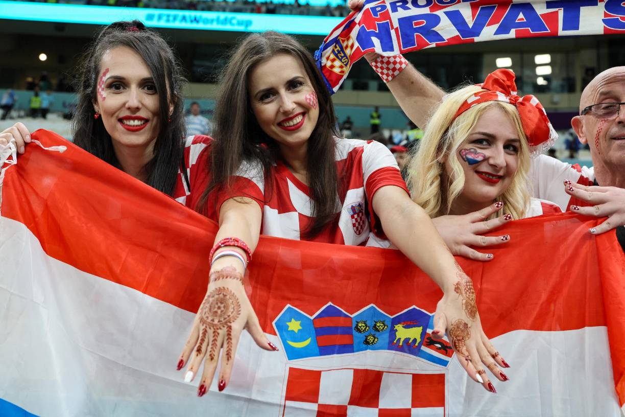 Un gran ambiente se vive en el Estadio Lusail de Qatar.