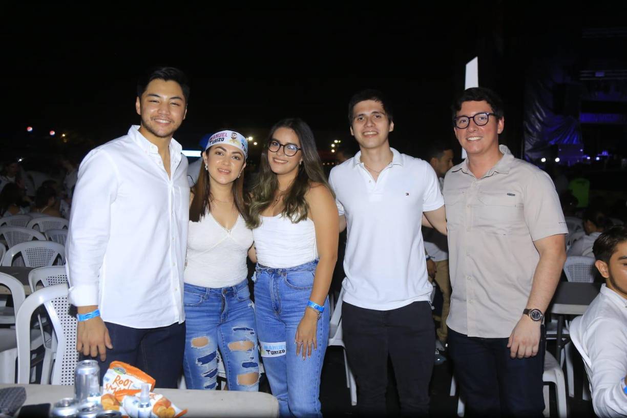 Henry Chan, Sandra Licona, Bessy Ramos, Diego Barnica y Roberto Castellanos.