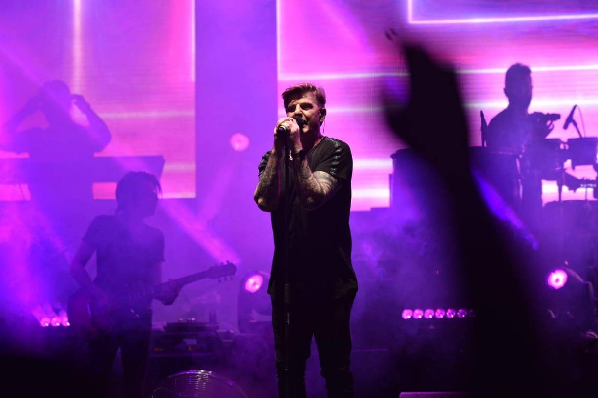 Por casi dos horas, el público coreó a todo pulmón inolvidables canciones como “Auto Rojo”, “La Pachanga”, “Voy a vos”, “Verano traidor”, “Adiós amor”, entre otras.