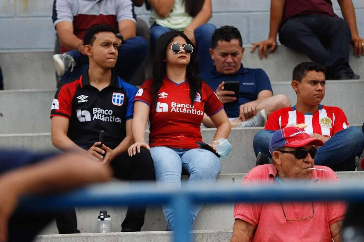 Ambiente y lindas chicas: así se vivió la jornada 17 del Clausura