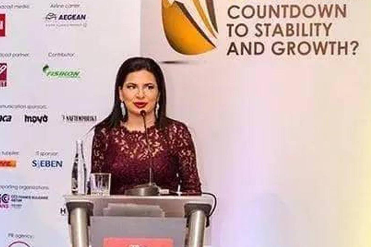 Lo prestaron y lo metieron en establos en Abu Dhabi para caballos de carrera de pura sangre, según los procedimientos.